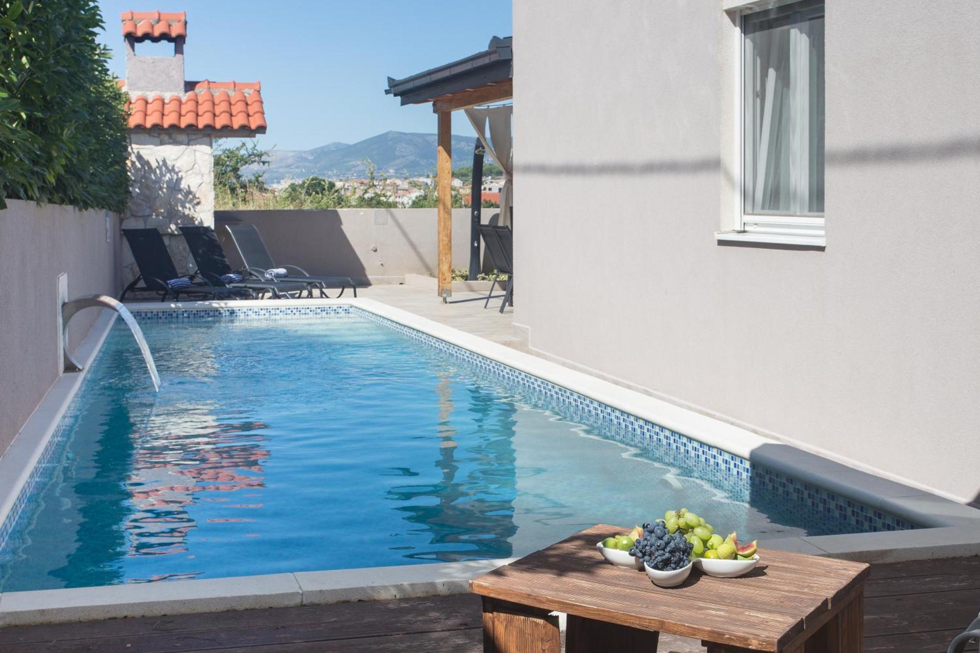 Life - New And Luxury Holiday House Kaštela Buitenkant foto