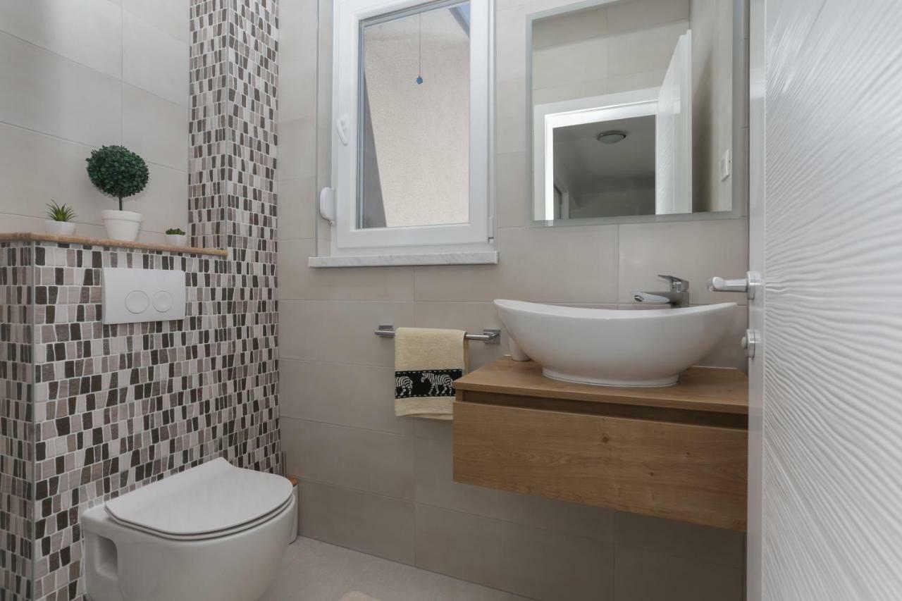 Life - New And Luxury Holiday House Kaštela Buitenkant foto